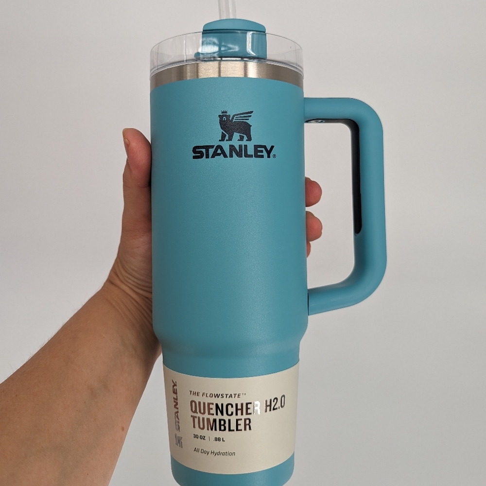 new Stanley Cup Quencher Flowstate Tumbler 30 Oz Agave Blue☃️